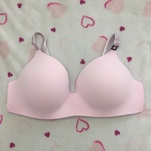 FINAL PRICE Victoria Secret Logo Shine Bra